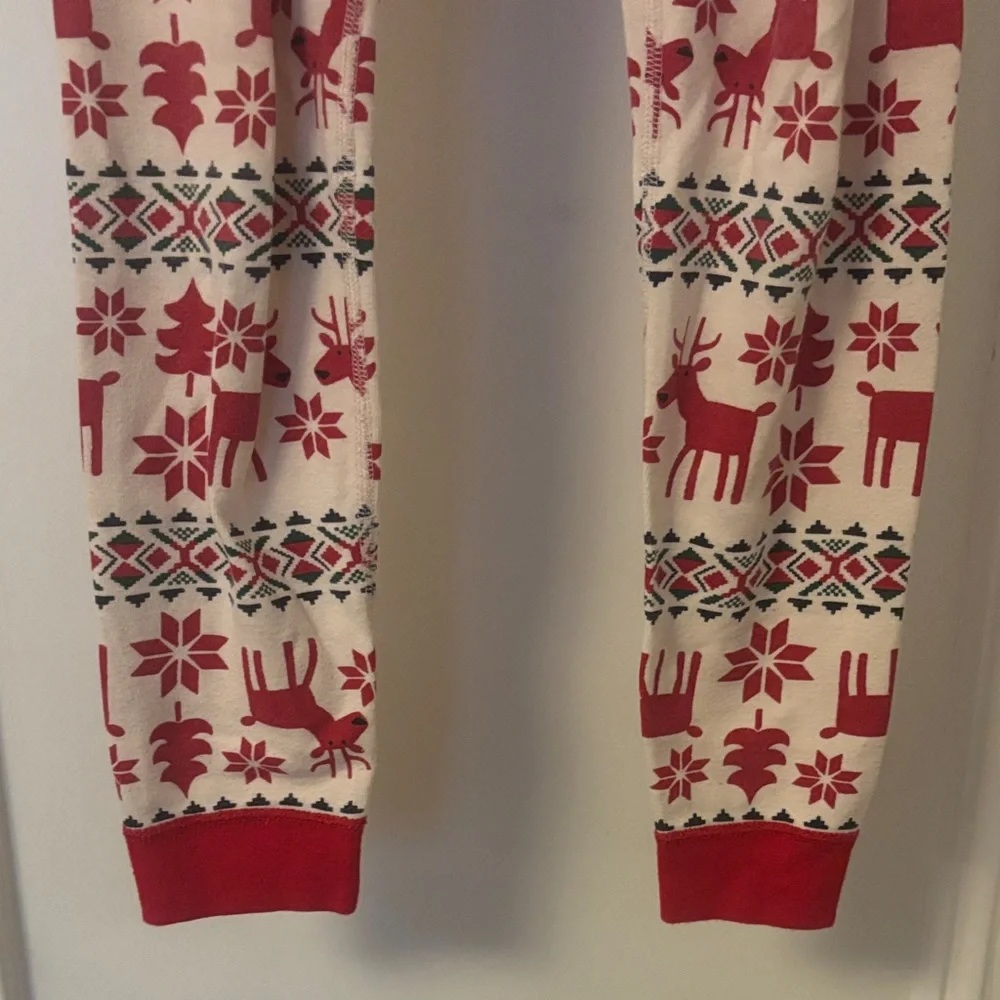 Hanna Andersson Cream Pajama Bottom with Red and Navy Forest Print